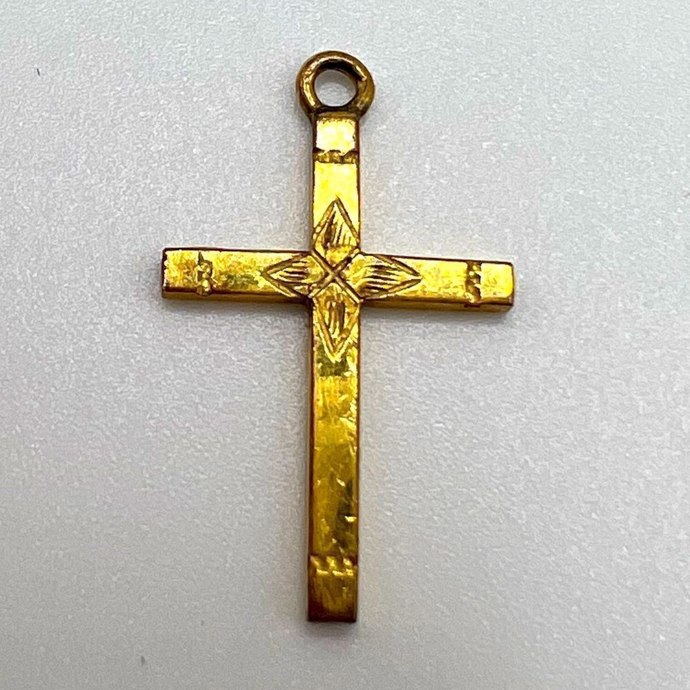 *3/$20* Vintage petite detailed gold filled cross pendant